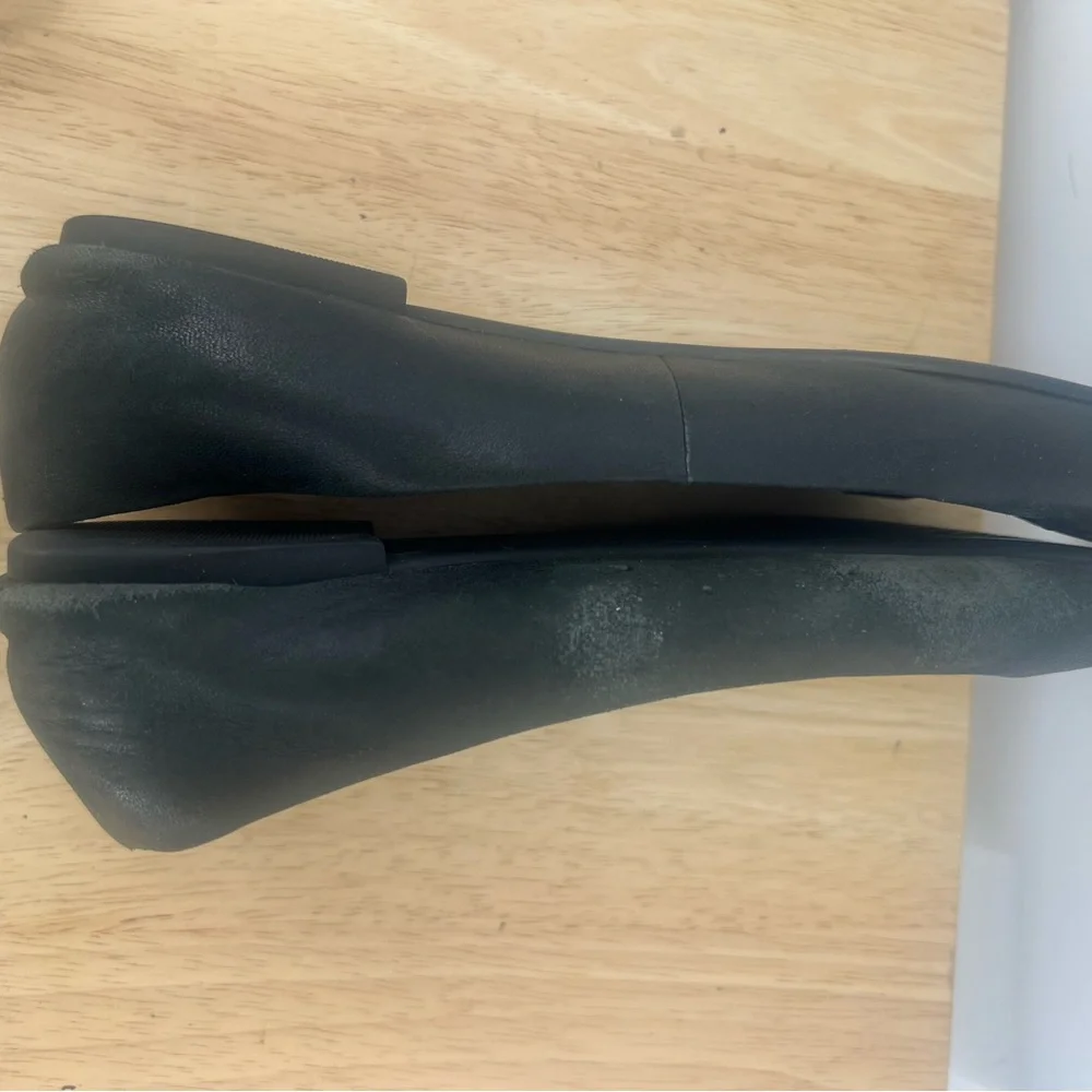 Tory Burch Black Loafers with Gold Emblem